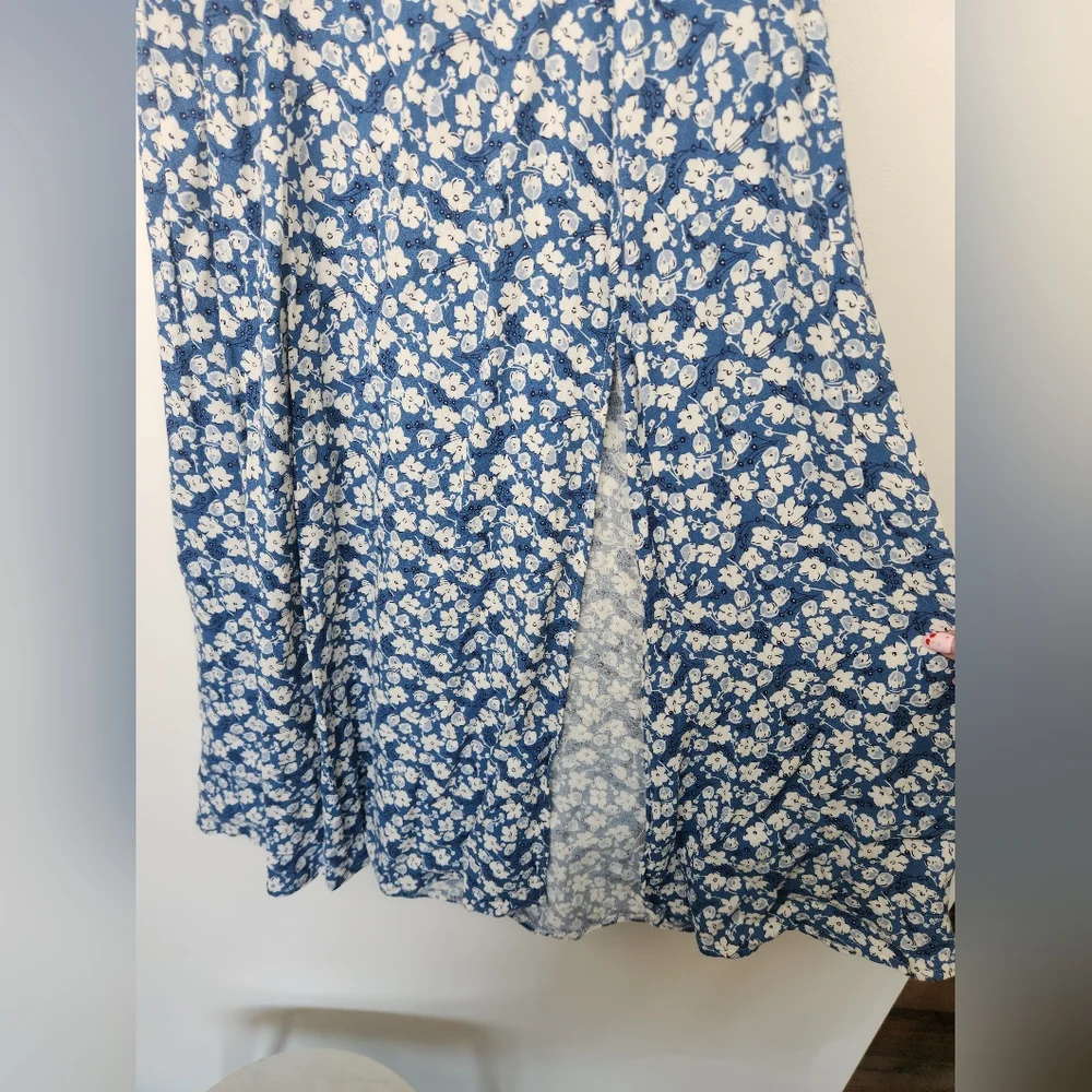 Reformation Blue Floral Puff Sleeve Midi Dress​ Size 10 - Picture 5 of 5